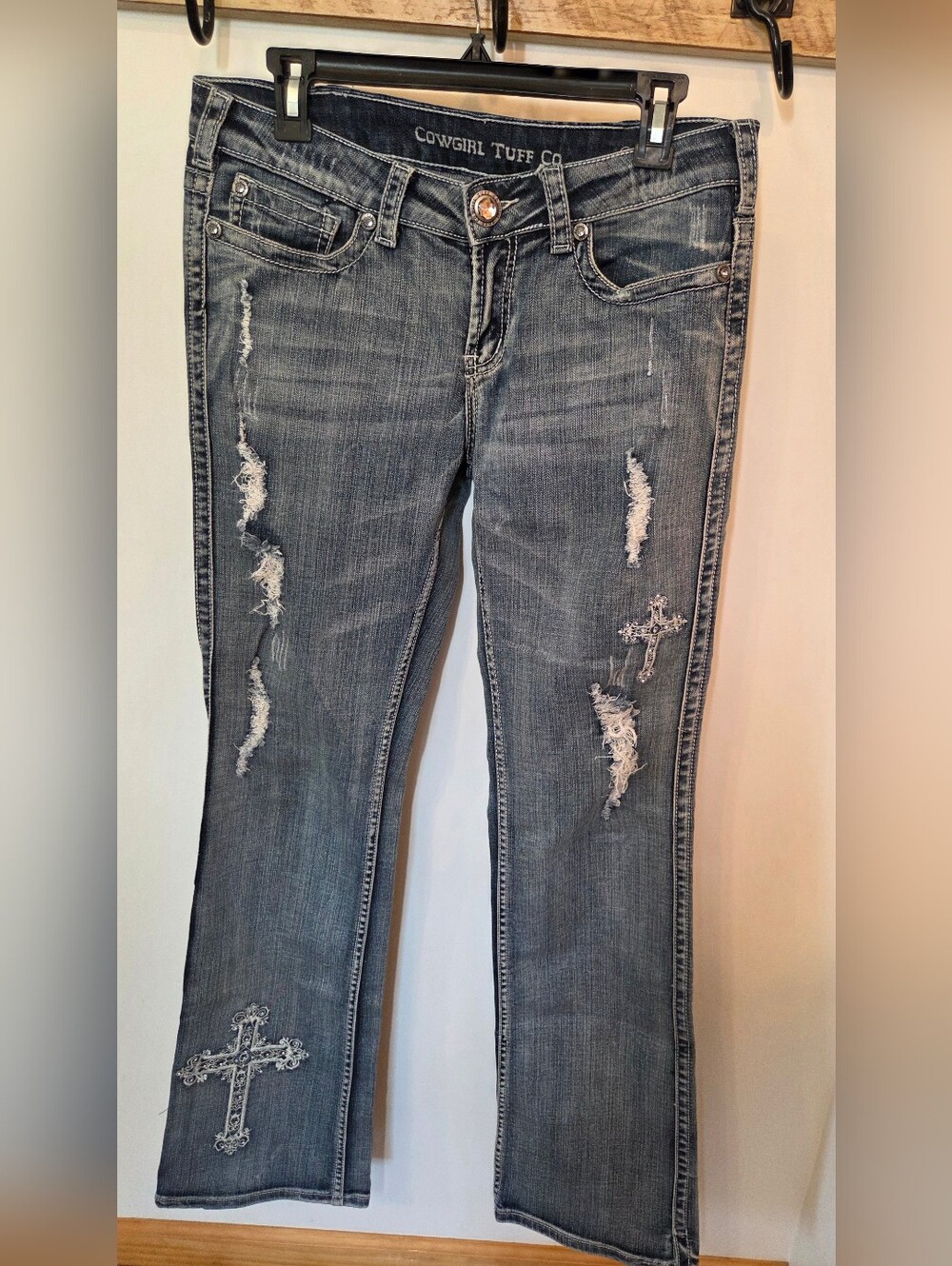 Women's Western Denim Jeans 29 Cowgirl Tuff Co. Victory White Stud Cross